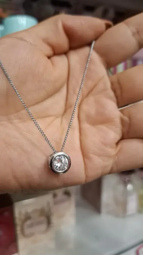 collar punto luz