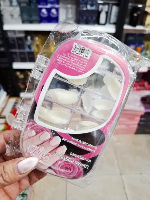 Uñas postizas